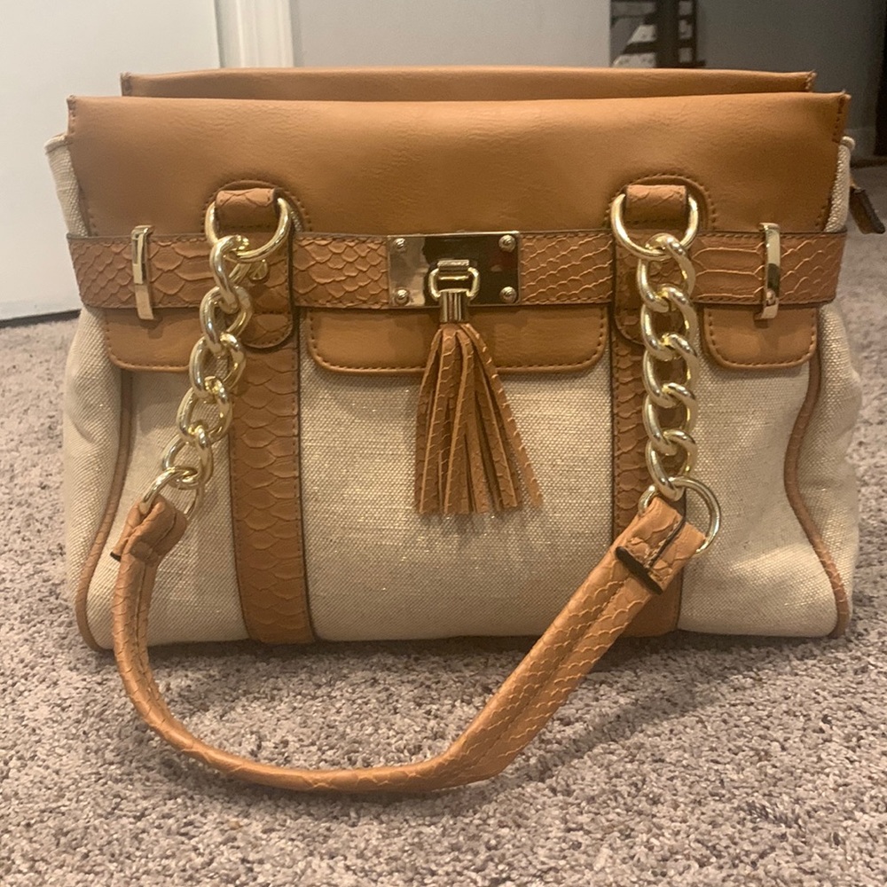 NWOT Tan and ivory gold chain bag